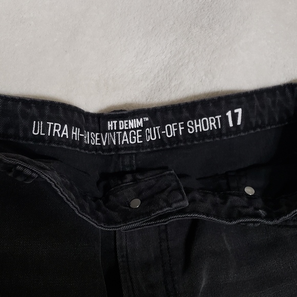 HT Denim Hi-Rise Vintage Cutoffs - Picture 5 of 6